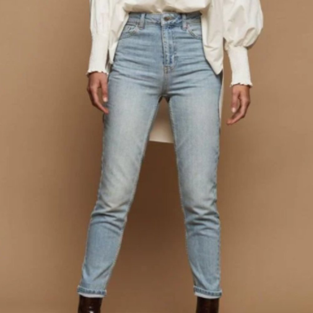 Topshop Bleach Stone Premium Mom Tapered Jeans